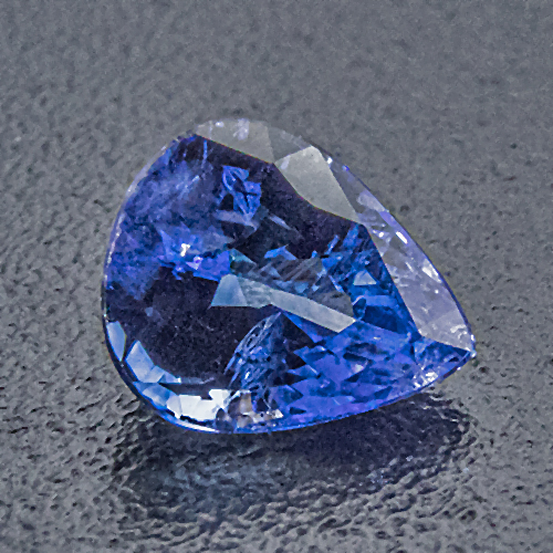 Sapphire from Sri Lanka. 1 Piece. Pear, distinct inclusions