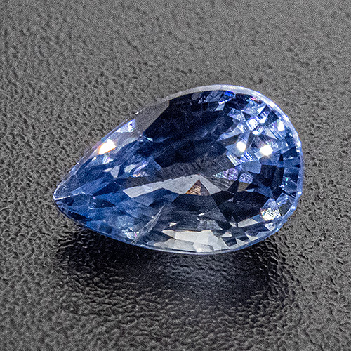 Sapphire from Sri Lanka. 1 Piece. Pear, small inclusions