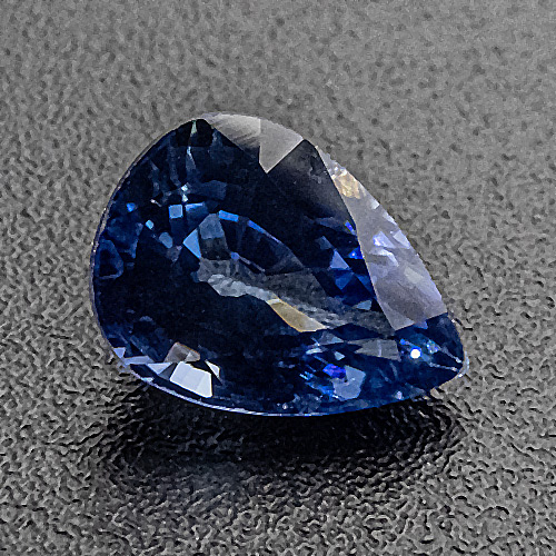 Sapphire from Sri Lanka. 1 Piece. Pear, small inclusions