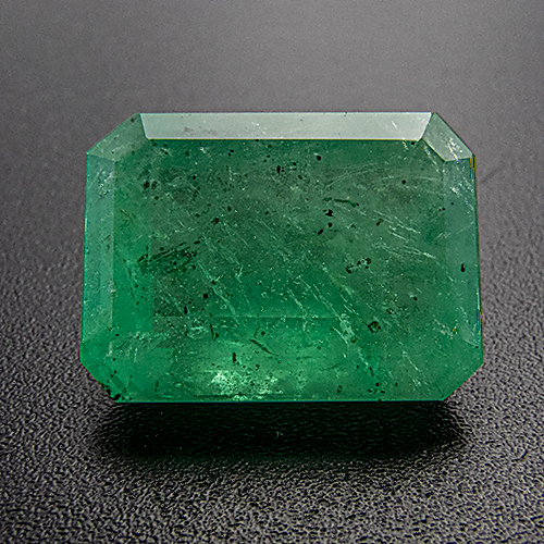 Emerald from Brazil. 5.62 Carat. Emerald Cut, translucent