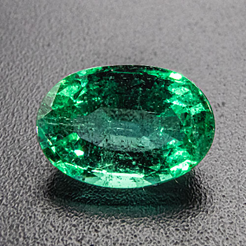 Emerald from Zambia. 1.46 Carat. Oval, small inclusions
