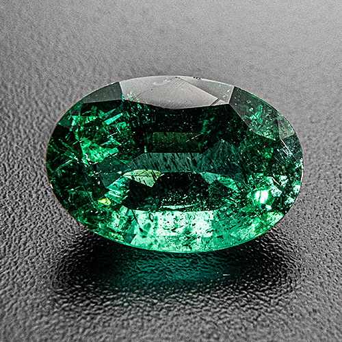 Emerald from Zambia. 1.53 Carat. Oval, small inclusions