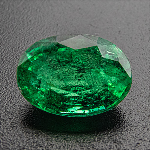 Emerald from Zambia. 1.62 Carat. Oval, small inclusions