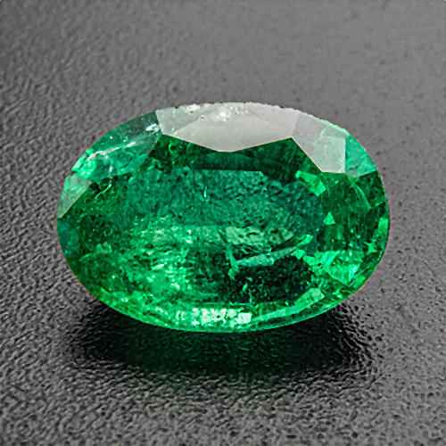 Emerald from Zambia. 1.63 Carat. Oval, small inclusions