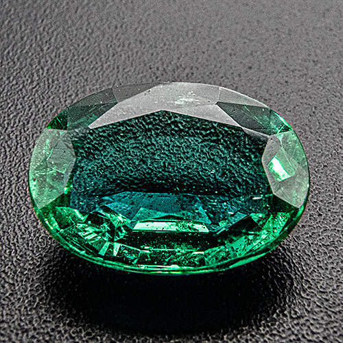 Emerald from Zambia. 1.91 Carat. Oval, small inclusions