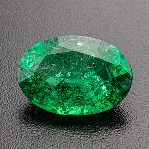 Emerald from Zambia. 2.04 Carat. Oval, small inclusions