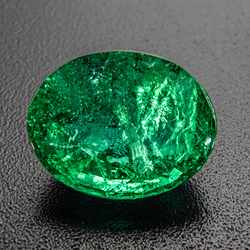 Emerald from Zambia. 2.18 Carat. Oval, small inclusions