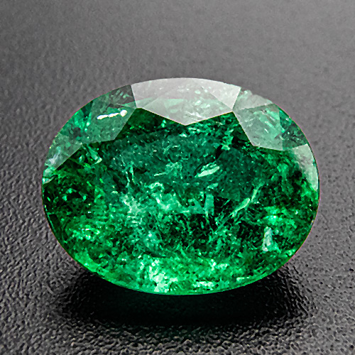 Emerald from Zambia. 2.27 Carat. Oval, small inclusions