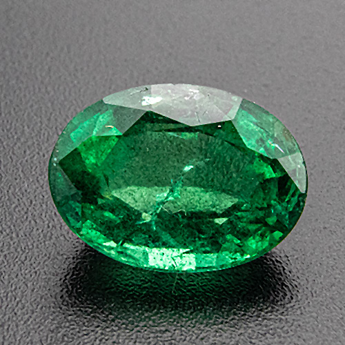 Emerald from Zambia. 2.89 Carat. Oval, small inclusions