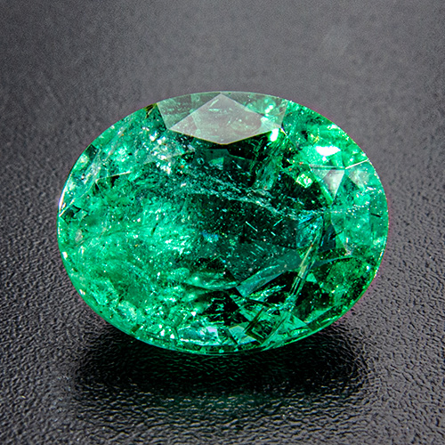 Emerald from Zambia. 3.57 Carat. Oval, distinct inclusions