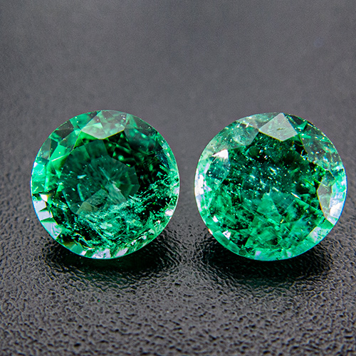 Emerald from Zambia. 1.25 Carat. Very well matched pair, fine colour, vibrant