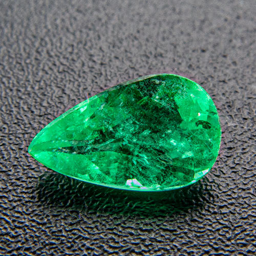 Emerald from Brazil. 0.28 Carat. Pear, very distinct inclusions