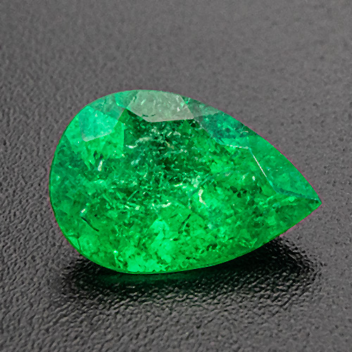 Emerald from Colombia. 1.05 Carat. Pear, very distinct inclusions