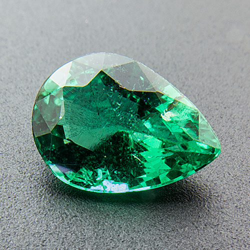 Emerald from Zambia. 1 Piece. Fine quality, very good colour and clarity