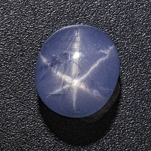 Star Sapphire from Sri Lanka. 3.52 Carat. Small, hardly visible cavities, very good star and colour