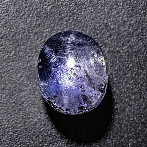 Star Sapphire from Sri Lanka. 4 Carat. Good star and colour, high transparency but with several clearly visible inclusions