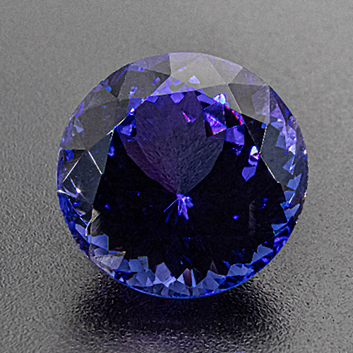 Tanzanite from Tanzania. 8.46 Carat. A real showpiece and one of our best