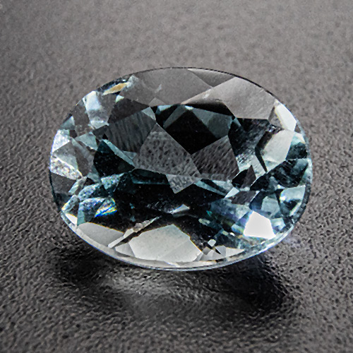 Natural Blue Topaz from Brazil. 2.62 Carat. Oval, very very small inclusions