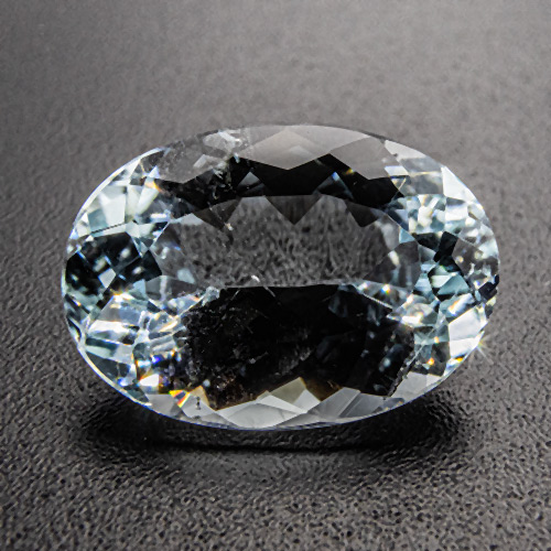 Natural Blue Topaz from Brazil. 4.4 Carat. Oval, small inclusions