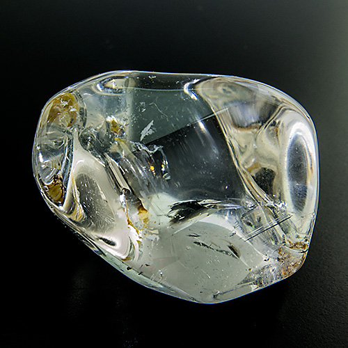 Topaz from Namibia. 9.26 Gramm. Tumbled, small inclusions