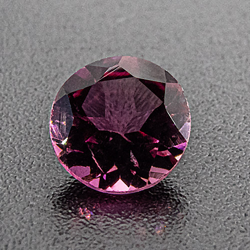 Tourmaline (Rubellite) from Brazil. 1 Piece. Good colour, excellent cut, high clarity