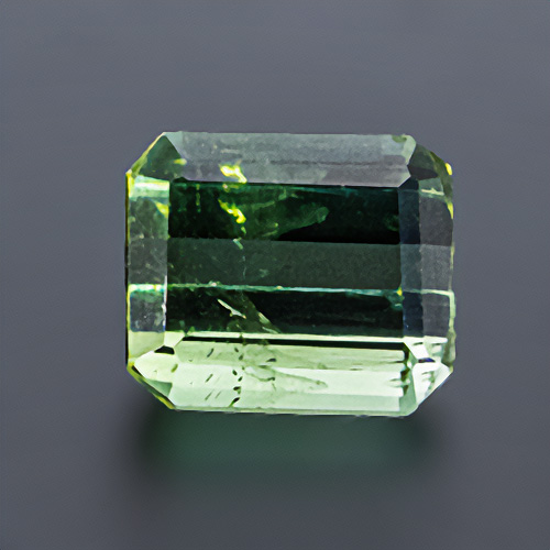 Turmalin (Verdelith) aus Kongo. 0,99 Karat. Achteck, kleine Einschlüsse